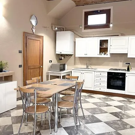 Nella Dimora Di Bassani A - Parcheggio Incluso 아파트